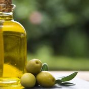 Olive Oil Matches the Chemical Makeup of Your Skin